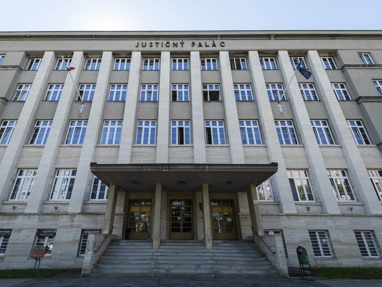 Budova Justičného paláca, v ktorej sídli Okresný súd Bratislava I a Krajský súd Bratislava.