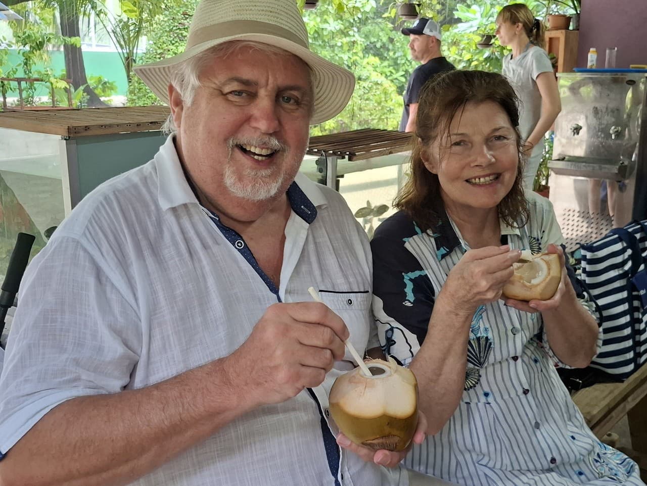 Oliver Andrásy dovolenkoval s manželkou a vnučkou na Maledivách