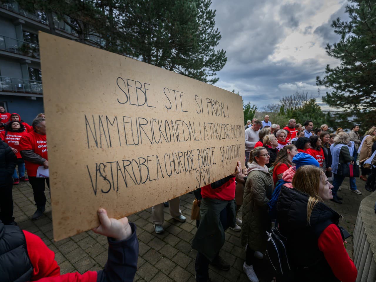 Protest Slovenského odborového zväzu zdravotníctva a sociálnych služieb v Bratislave