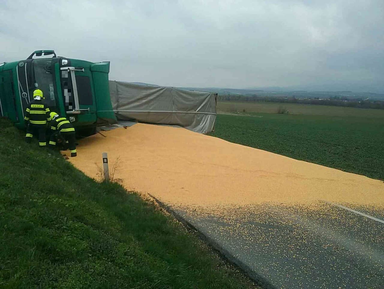 Dopravná nehoda pri obci Livina.