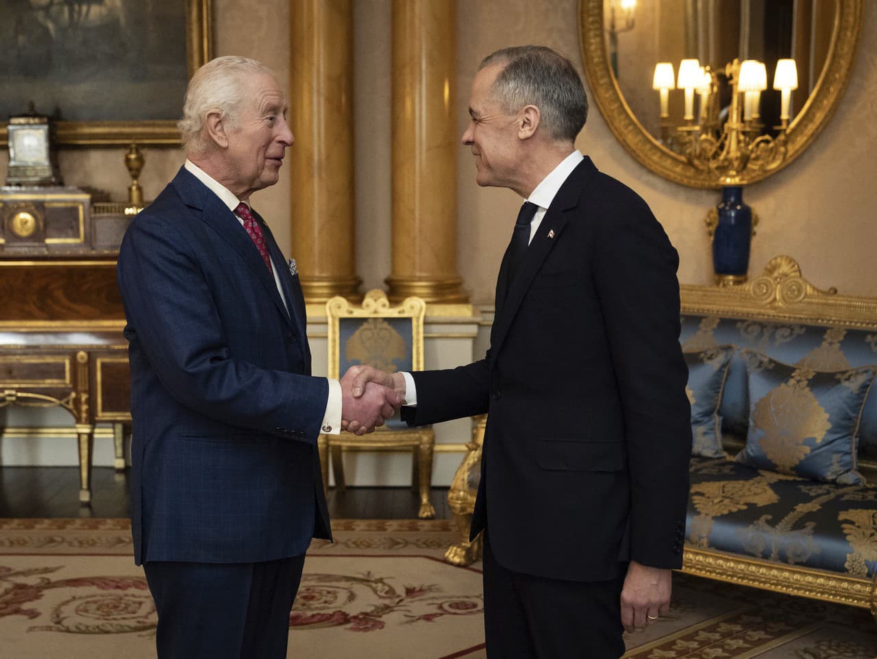 Kráľ Karol III. a kanadský premiér Mark Carney.