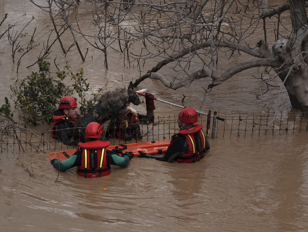 Lejaky na juhu Španielska si vyžiadali najmenej dve obete