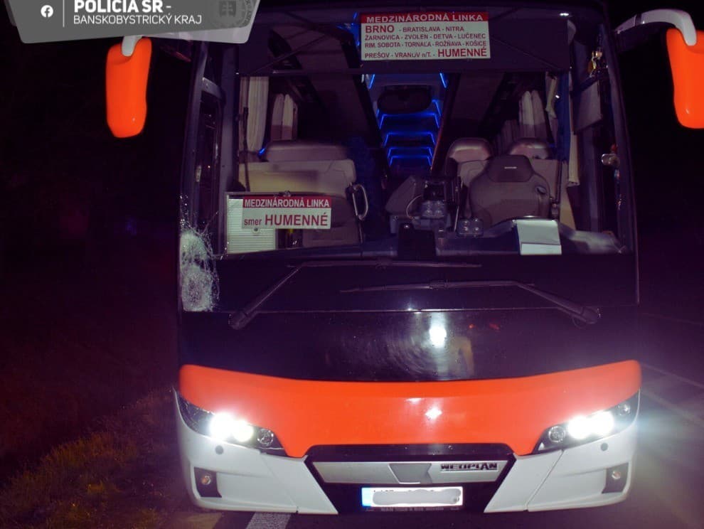 V Rimavskej Sobote došlo k zrážke autobusu s chodcom