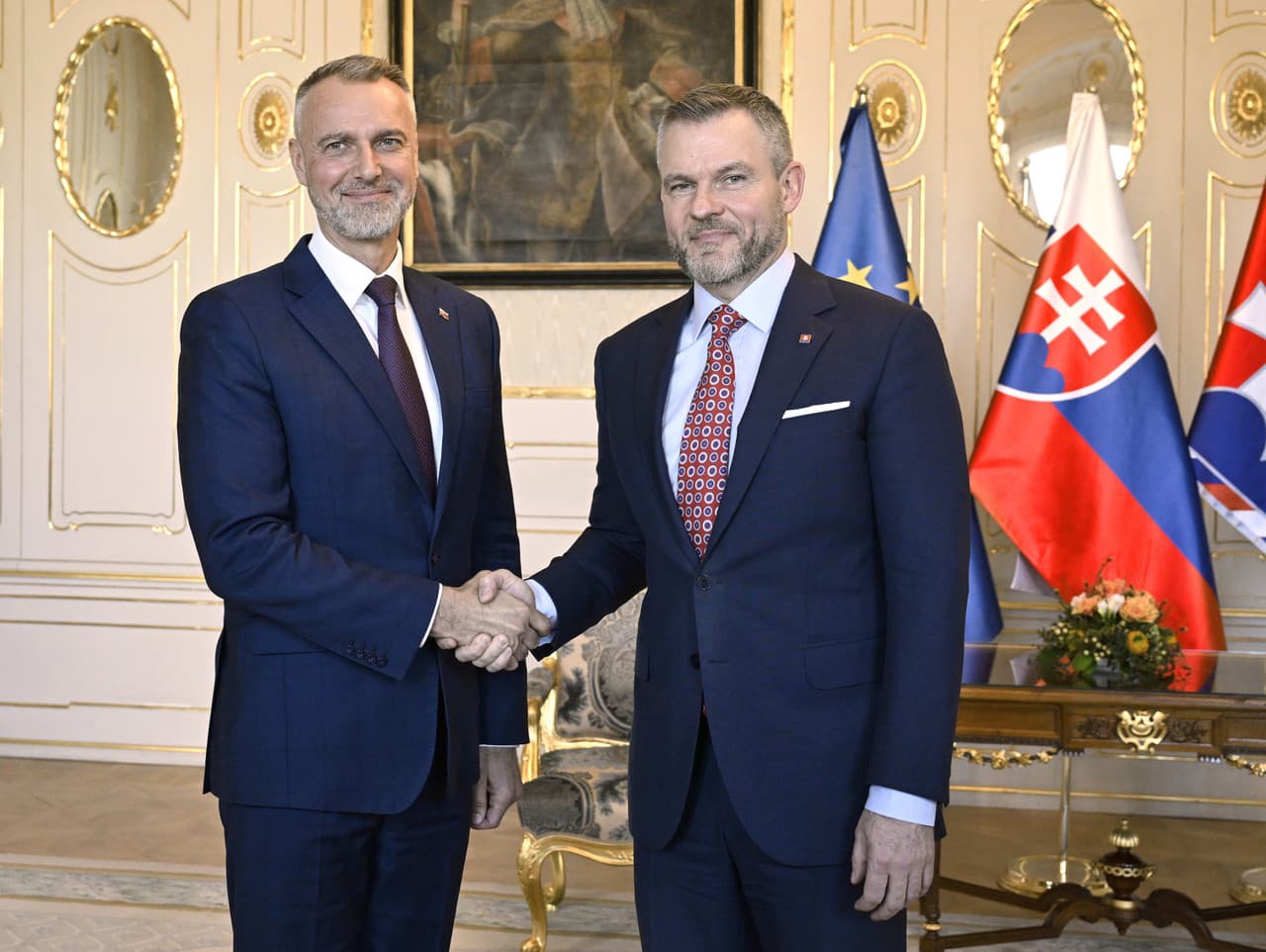 Prezident Peter Pellegrini (vpravo) prijal novovymenovaného predsedu Národnej rady SR Richarda Rašiho (vľavo) v Prezidentskom paláci v Bratislave.