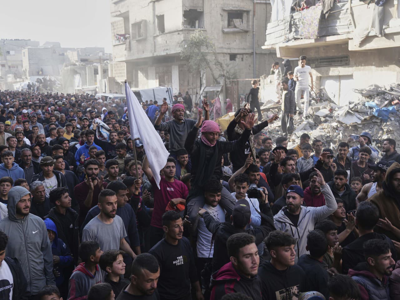 Palestínčania počas protestu proti Hamasu na severe Pásma Gazy.