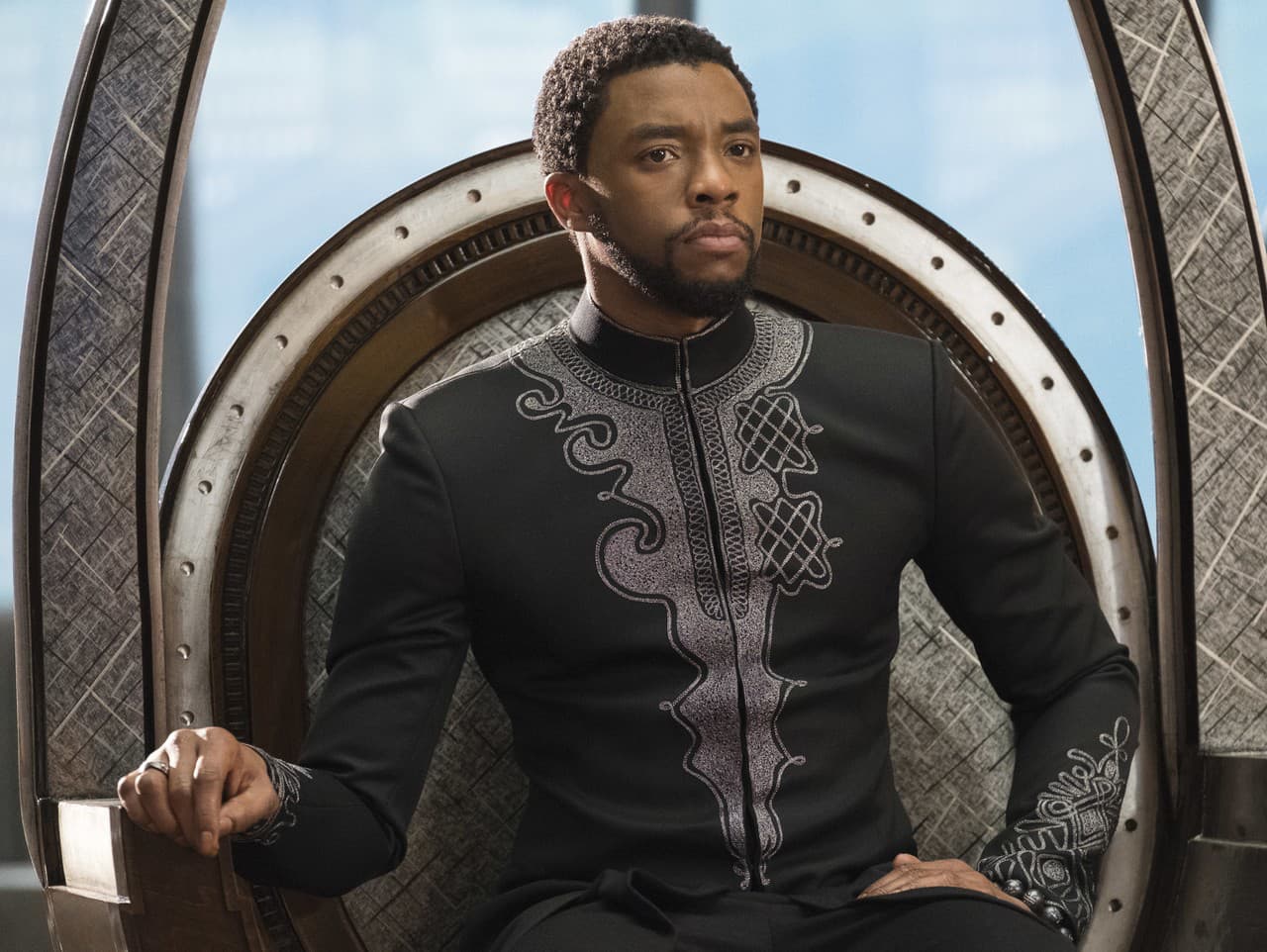 Chadwick Boseman vo filme Čierny Panter