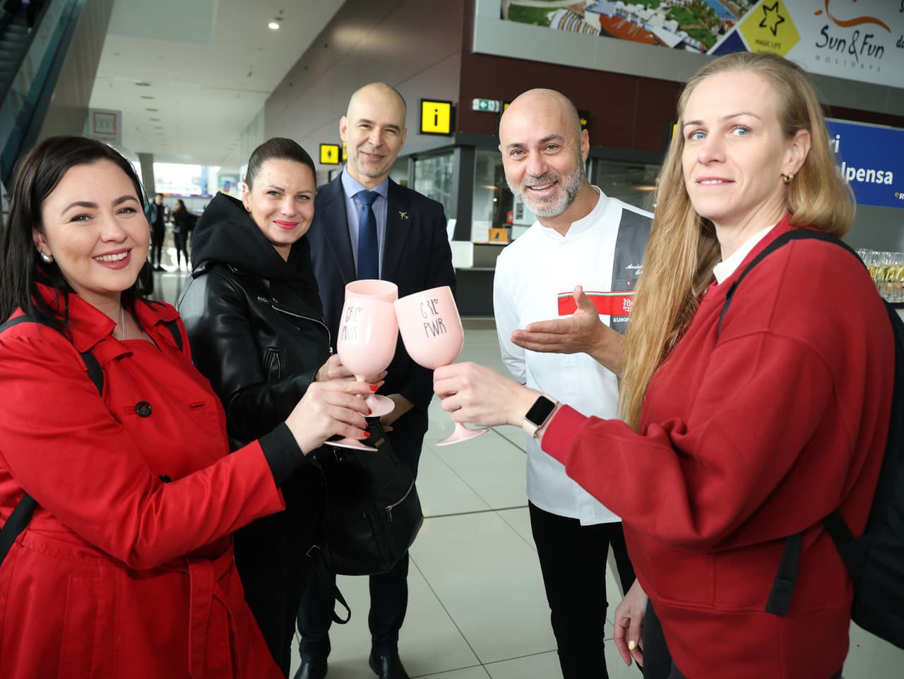 Z bratislavského letiska dnes odlietal prvý let do talianskeho Milána a Bari