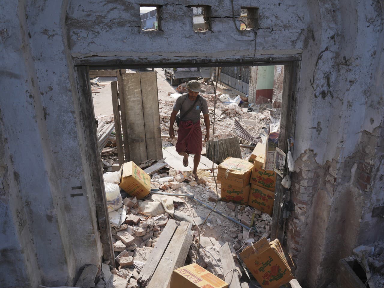 Zemetrasenie v Mjanmarsku si vyžiadalo už takmer 3-tisíc obetí