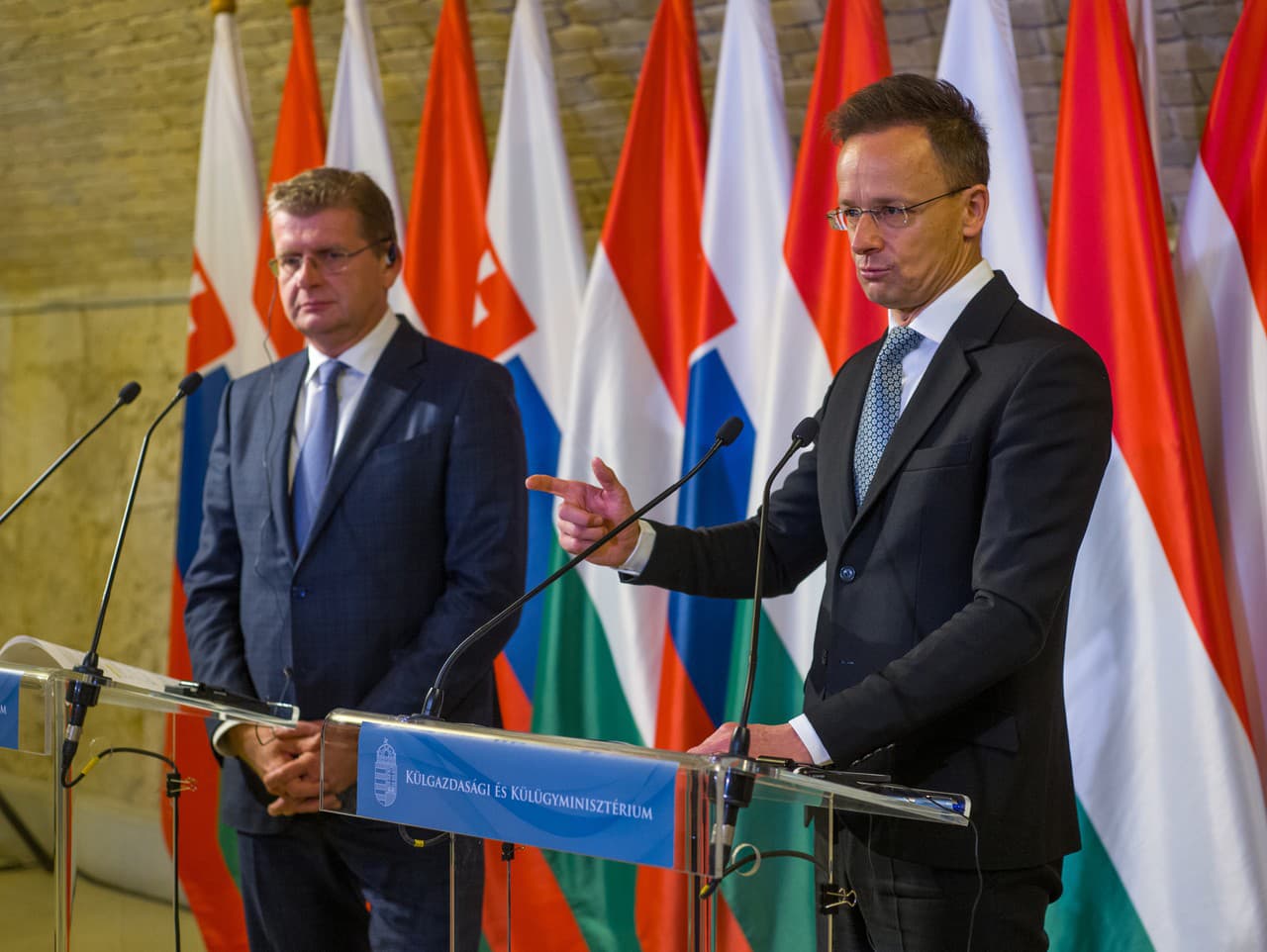 Podpredseda Národnej rady SR Peter Žiga a maďarský minister zahraničných vecí Péter Szijjártó