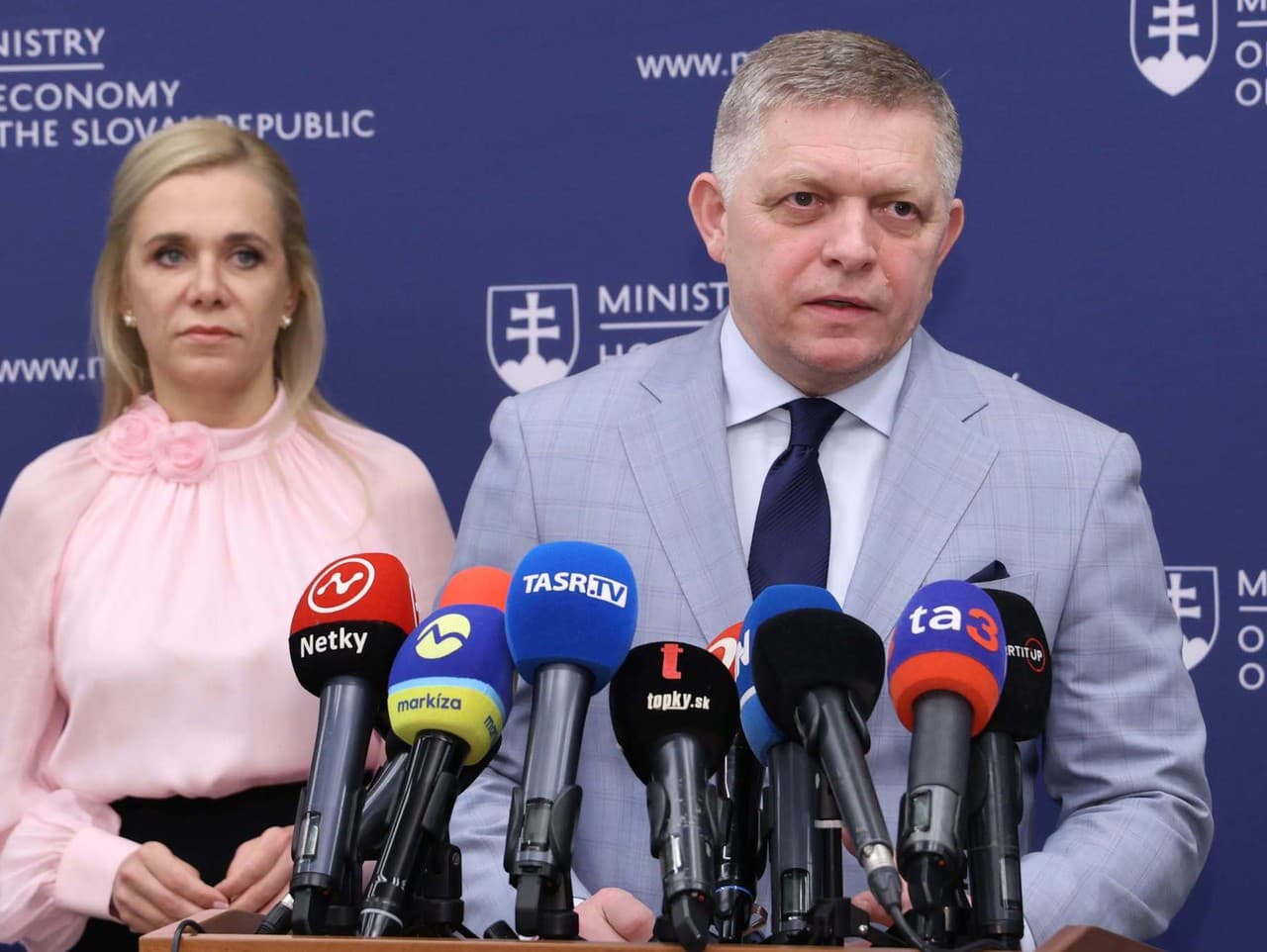 Robert Fico a Denisa Saková