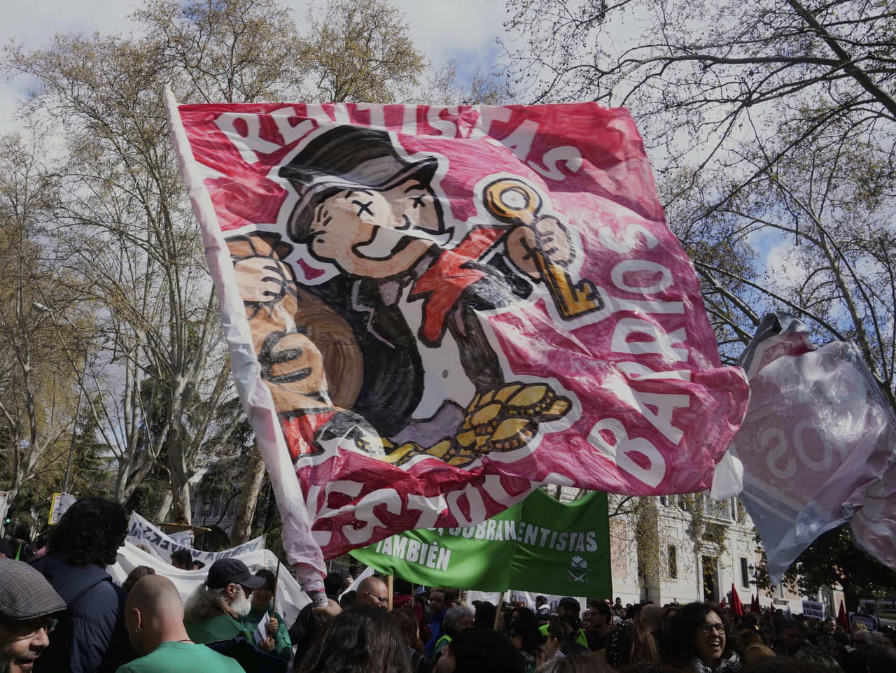 Demonštranti protestujú v Madride proti prudkému nárastu nájomného a nedostatku cenovo dostupných bytov v krajine