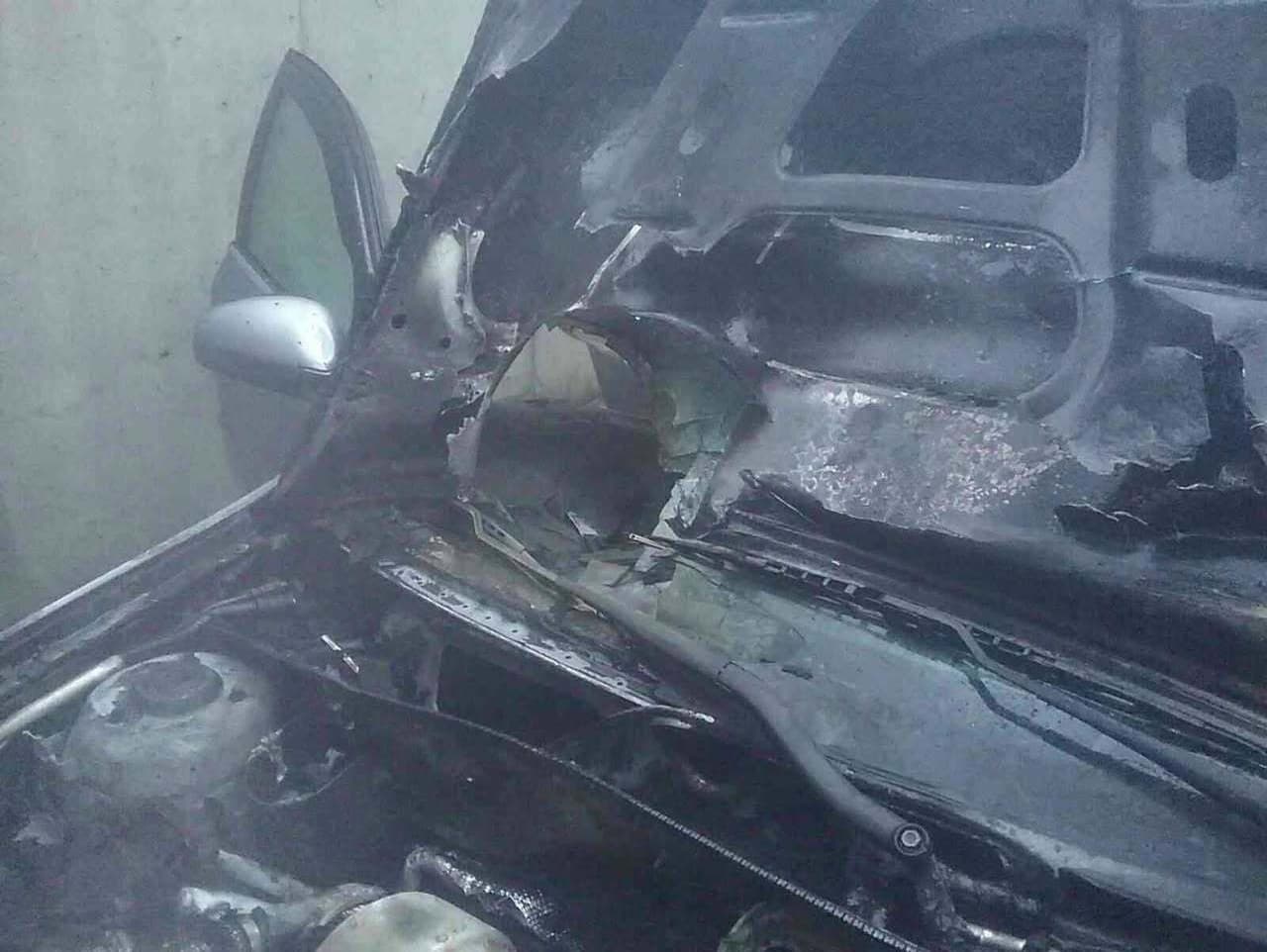 V Čadci zhorelo auto do tla