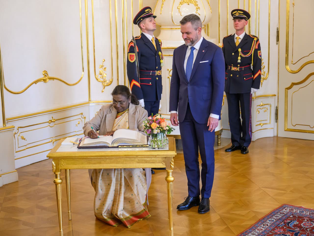 Prezident SR Peter Pellegrini privítal indickú hlavu štátu Draupadí Murmúovú