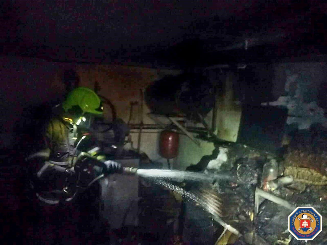 Požiar garáže v Koplotovicach