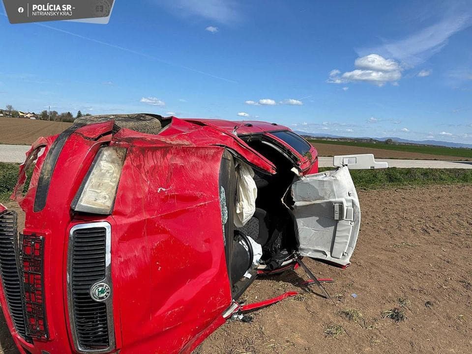 Tragickú nehodu v Tekovských Lužanoch neprežil 83-ročný muž