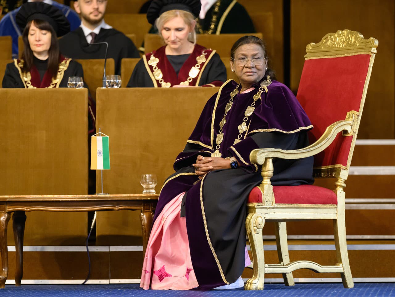 Indická prezidentka Draupadí Murmúová si prevzala titul doctor honoris causa na Univerzite Konštantína Filozofa (UKF) v Nitre