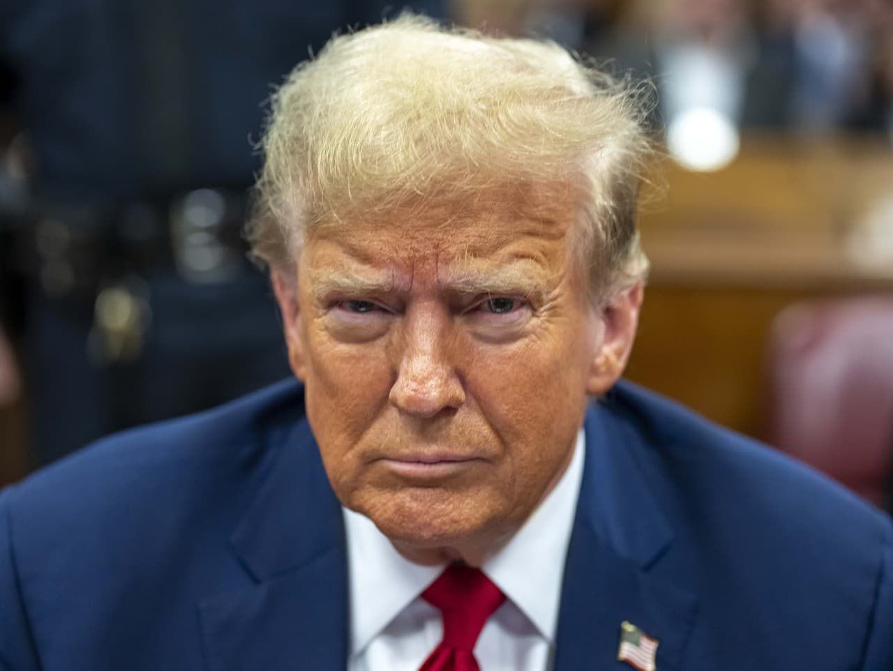 Donald Trump používa samoopaľovací krém.