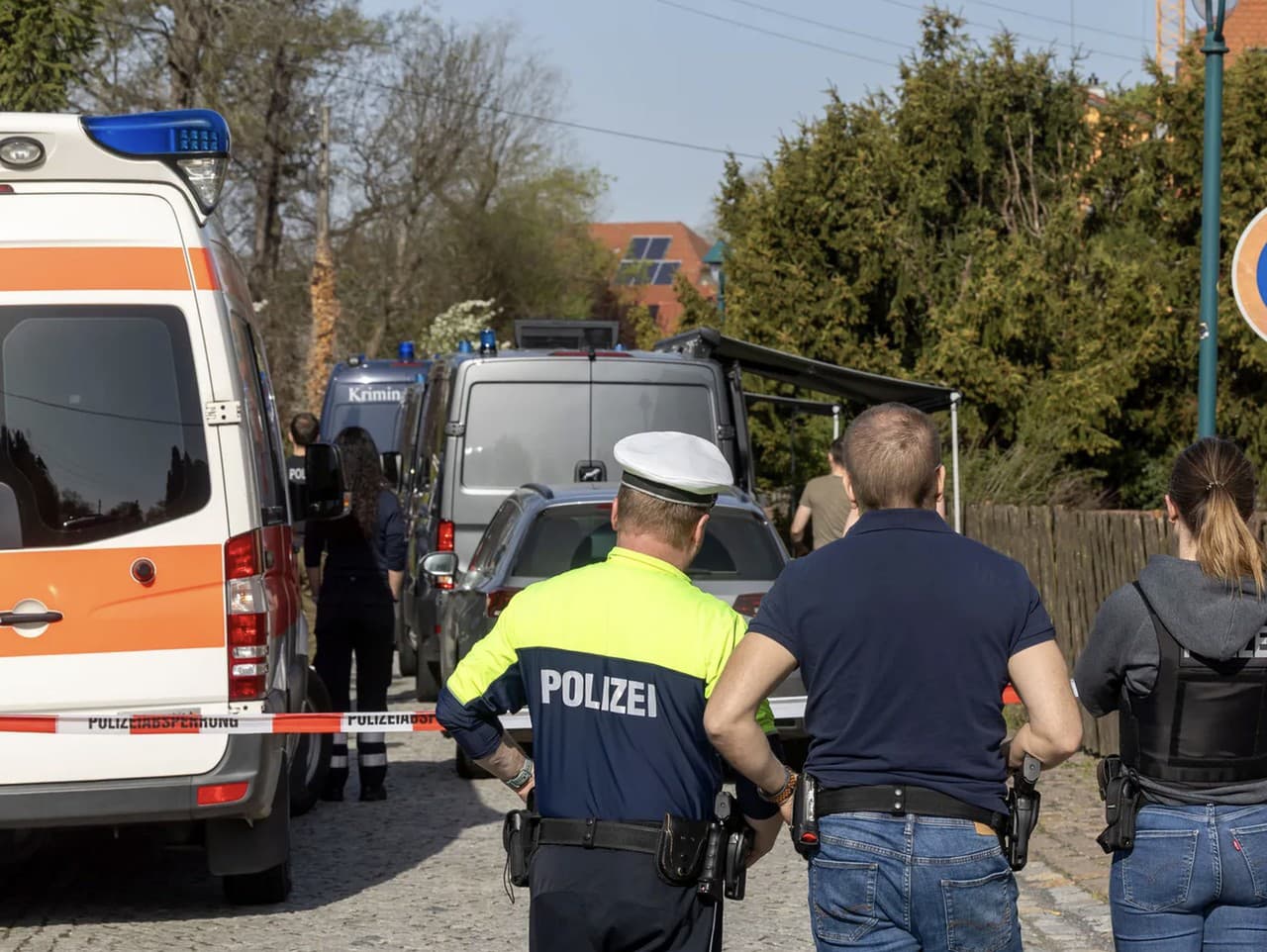 Polícia vo východonemeckom Sasku prehľadala dom, v ktorom žije 16-ročný mladík podozrivý z výroby a prechovávania smrteľne jedovatého ricínu