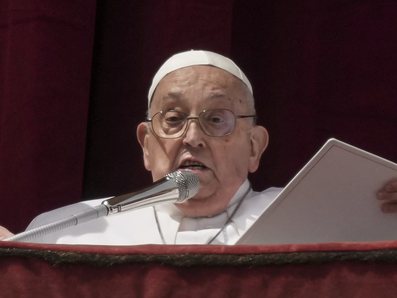 Posledné slová pápeža Františka veriacim na Námestí sv. Petra vo Vatikáne.