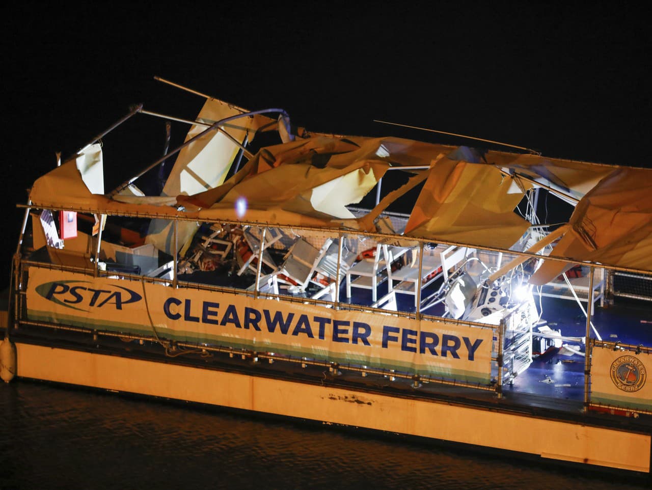 V Clearwater sa zrazila loď s trajektom