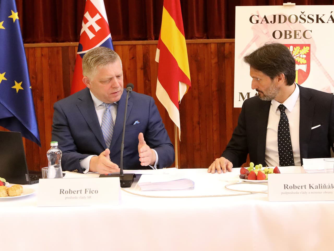 Robert Fico a Robert Kaliňák na výjazdovom rokovaní v Malej Lehote