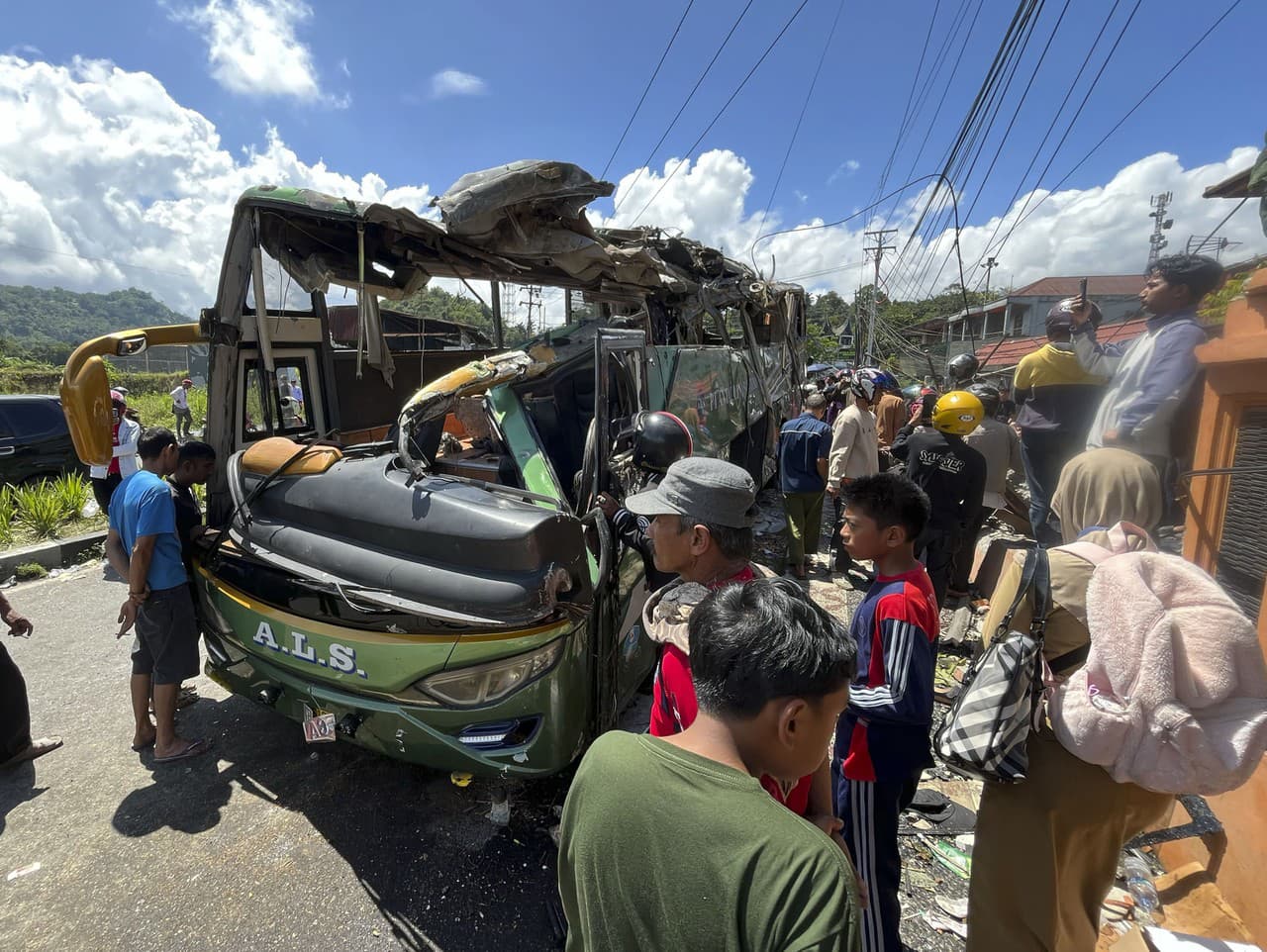 Nehoda autobusu v indonézskej provincii Západná Sumatra.