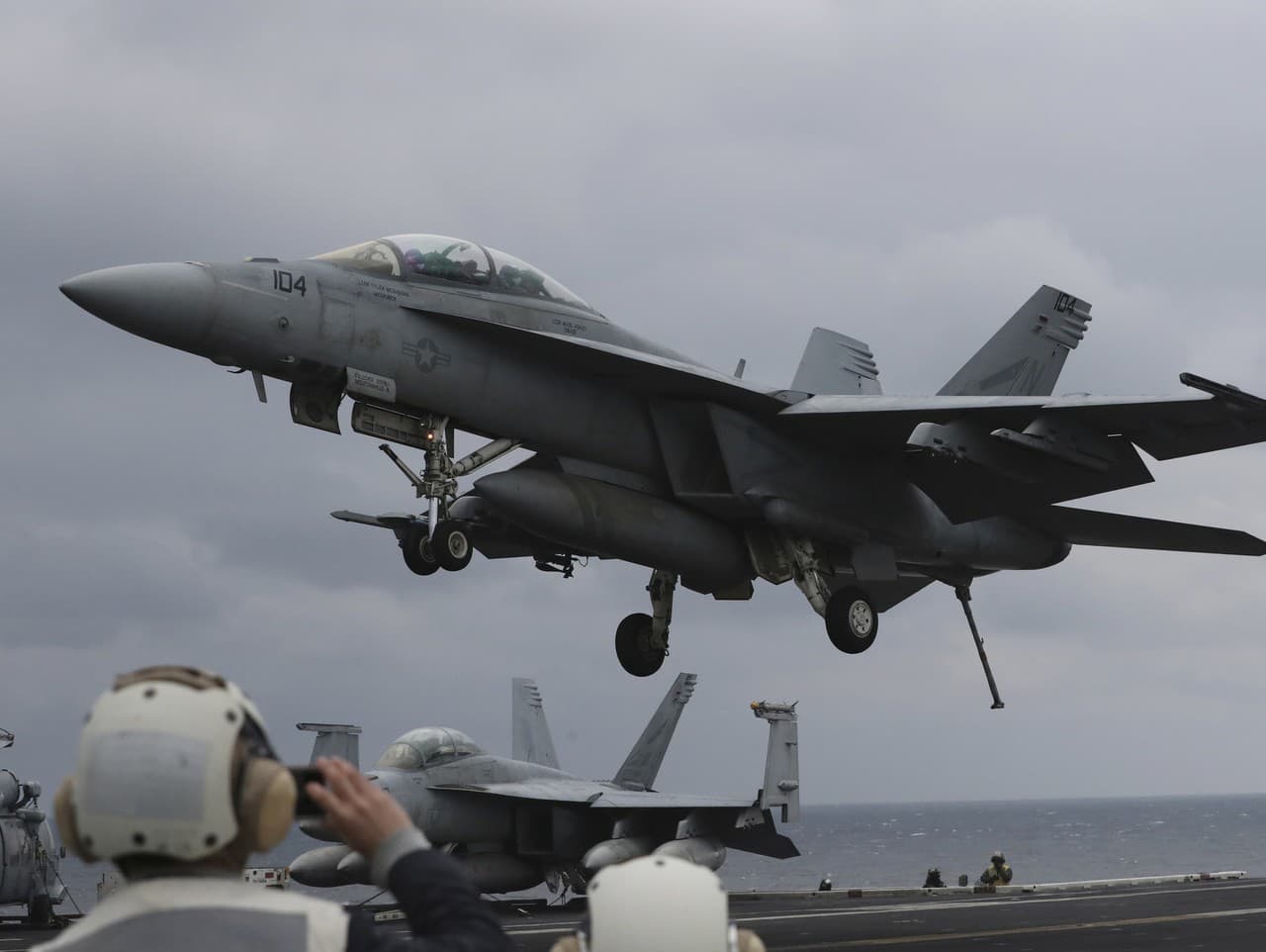 Stíhačka typu F/A-18 Super Hornet 