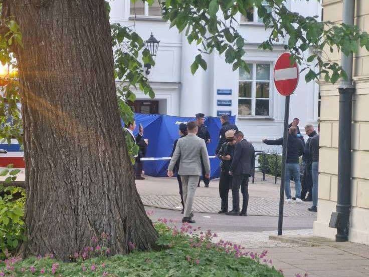Poľská polícia zadržala muža, ktorý zabil sekerou ženu na Varšavskej univerzite.