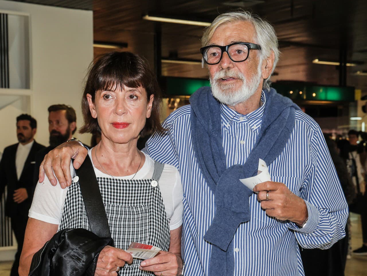 Jiří Bartoška s manželkou na veľkolepej premiére filmu Vlny na MFF Karlovy Vary