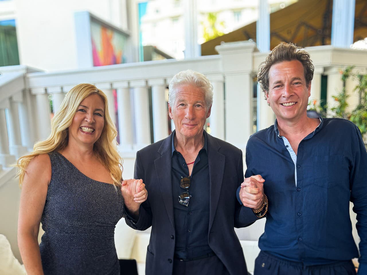 Richard Gere spolu s režisérmi - Barbara Miller a Philip Delaquis