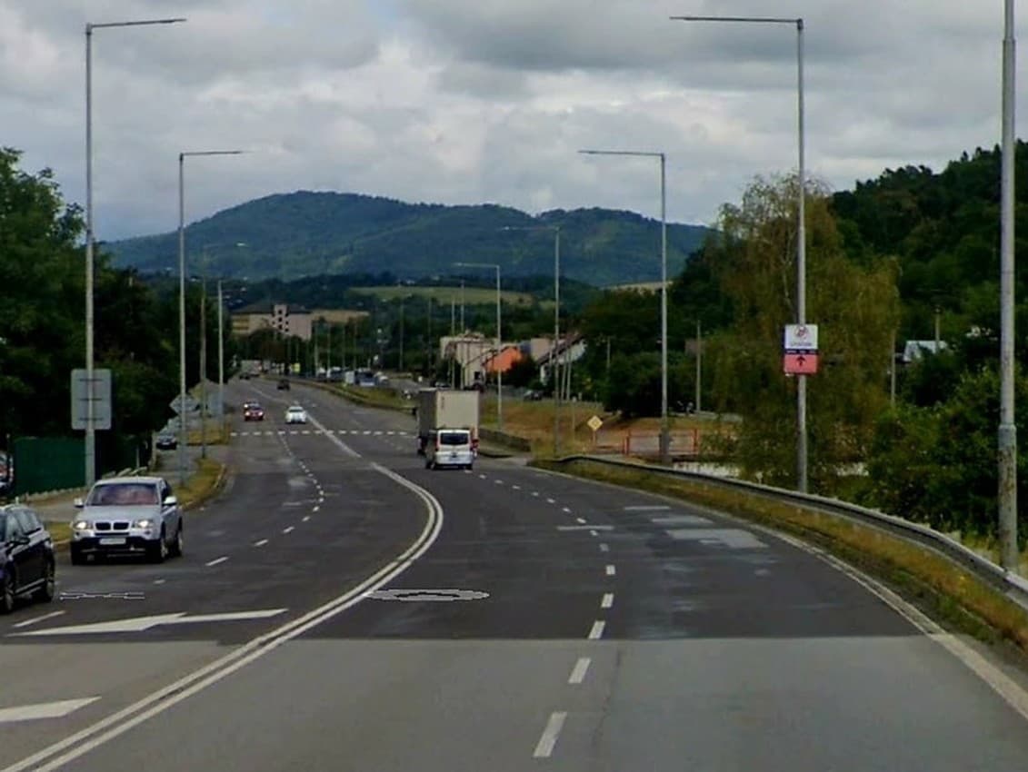 Od dnešného dňa 12.5.2025 do 11.07.2025 bude čiastočne uzavretá cesta I/77 v úseku: od ulice Starý blich - ulica Krátky rad - ulica Slovenská - ulica Duklianska v Bardejove z dôvodu stavebných prác.