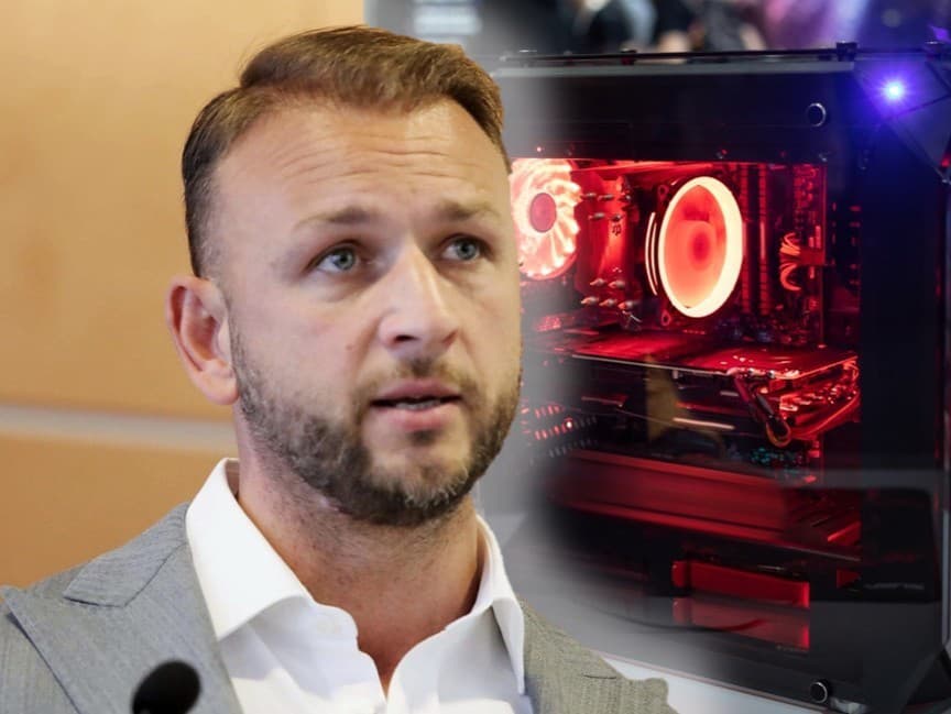 Šutaj Eštok vysvetľoval nákup nových počítačov.