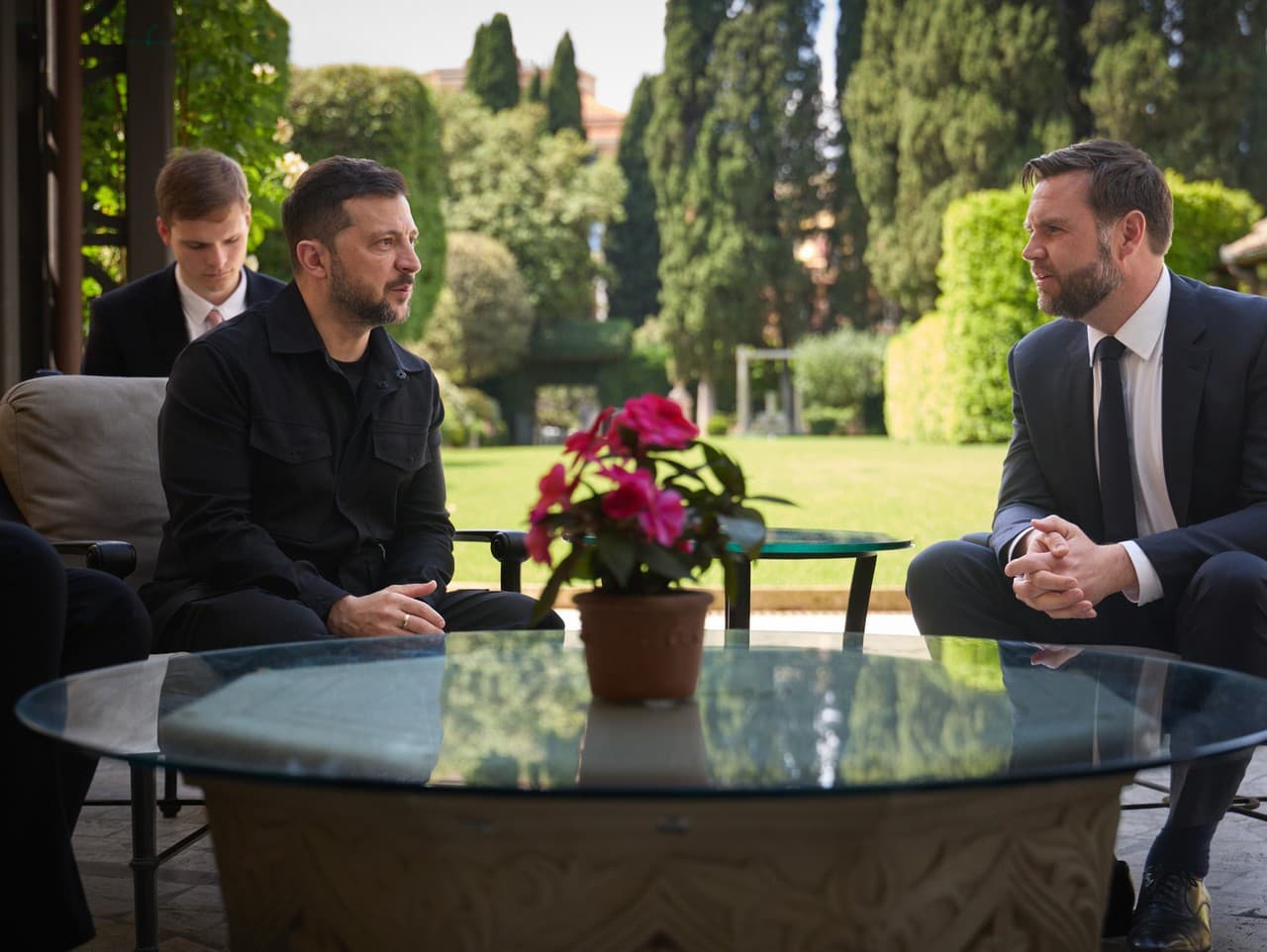 Americký prezident Donald Trump (vľavo) a ukrajinský prezident Volodymyr Zelenskyj 