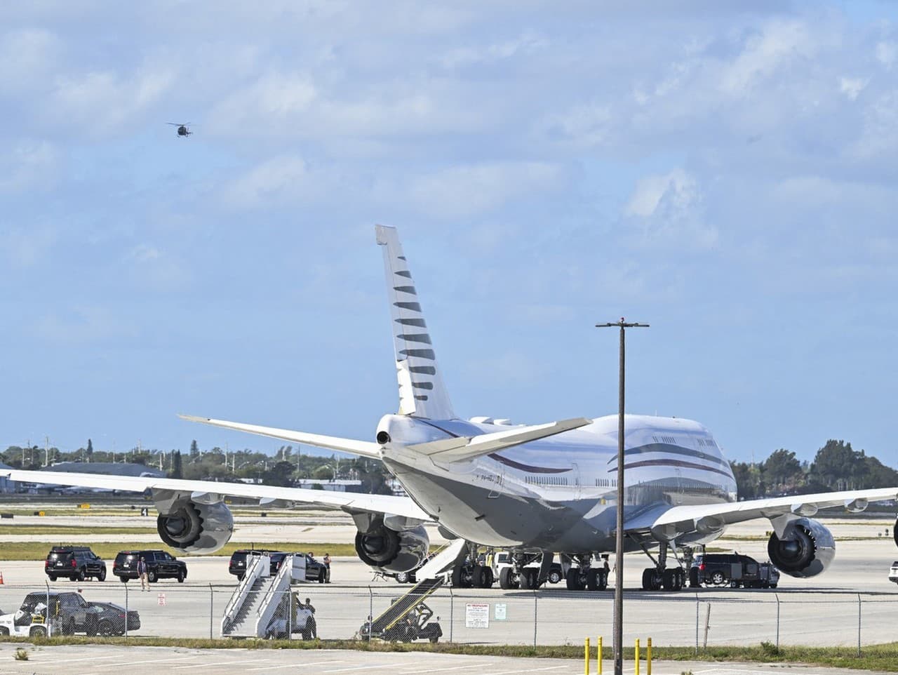 Katarský Boeing 747-8 na letisku v Palm Beach na Floride