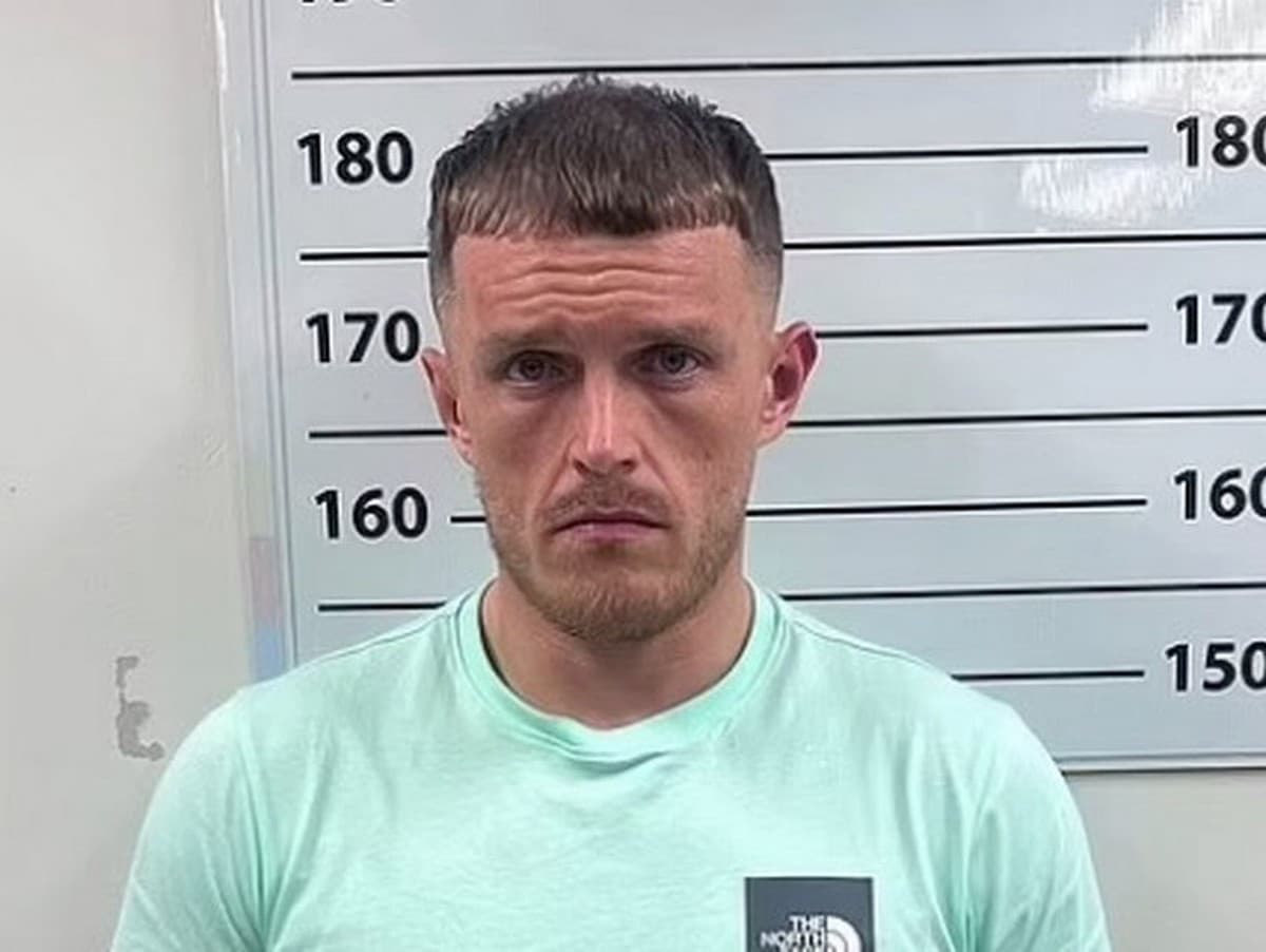 29-ročnému mladíkovi našla thajská polícia vrecúško s kokaínom v pase