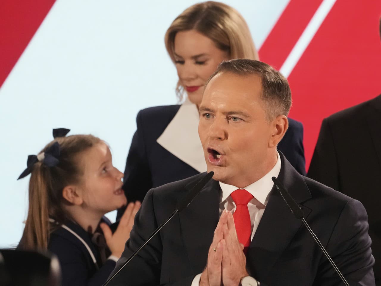 Budúci poľský prezident Karol Nawrocki s dcérou Kasiou. 