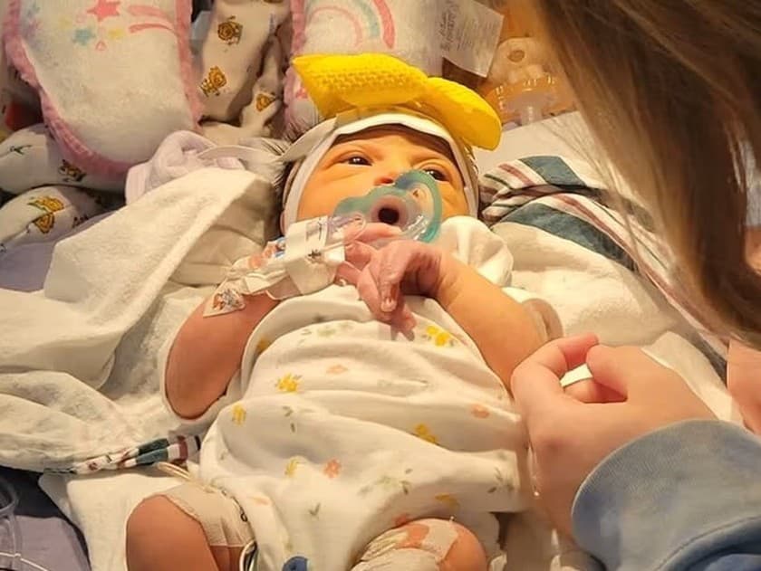 Dievčatko malo srdcovú vadu.