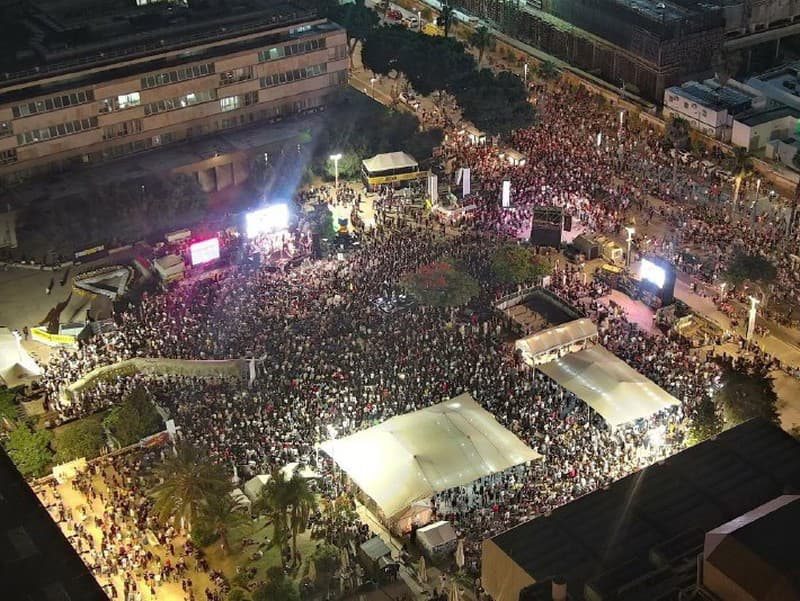 Tisíce protestujúcich v Tel Avive žiadali prepustenie rukojemníkov