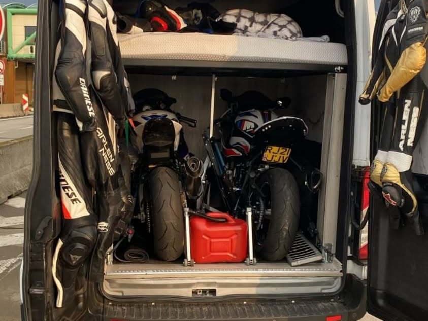 Polícia našla pri kontrole nákladiaka v blízkosti Čunova dve kradnuté motorky