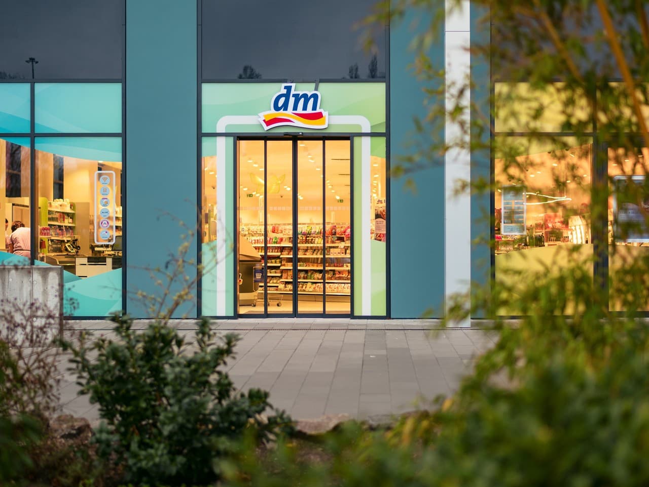 Prvá spoločná správa o trvalej udržateľnosti zo všetkých štrnástich krajín dm