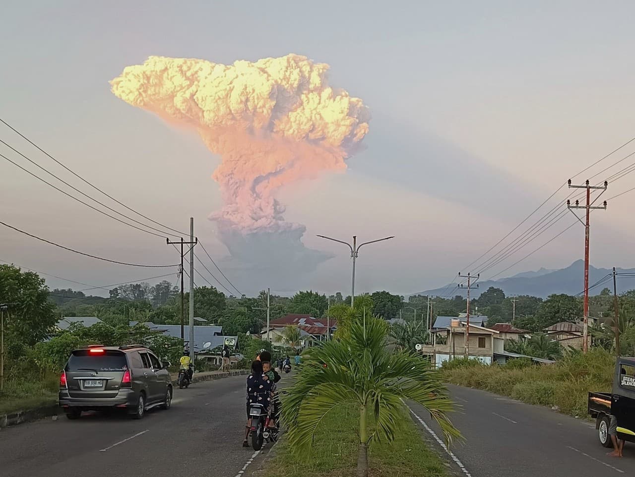 Sopka Lewotobi Laki-Laki