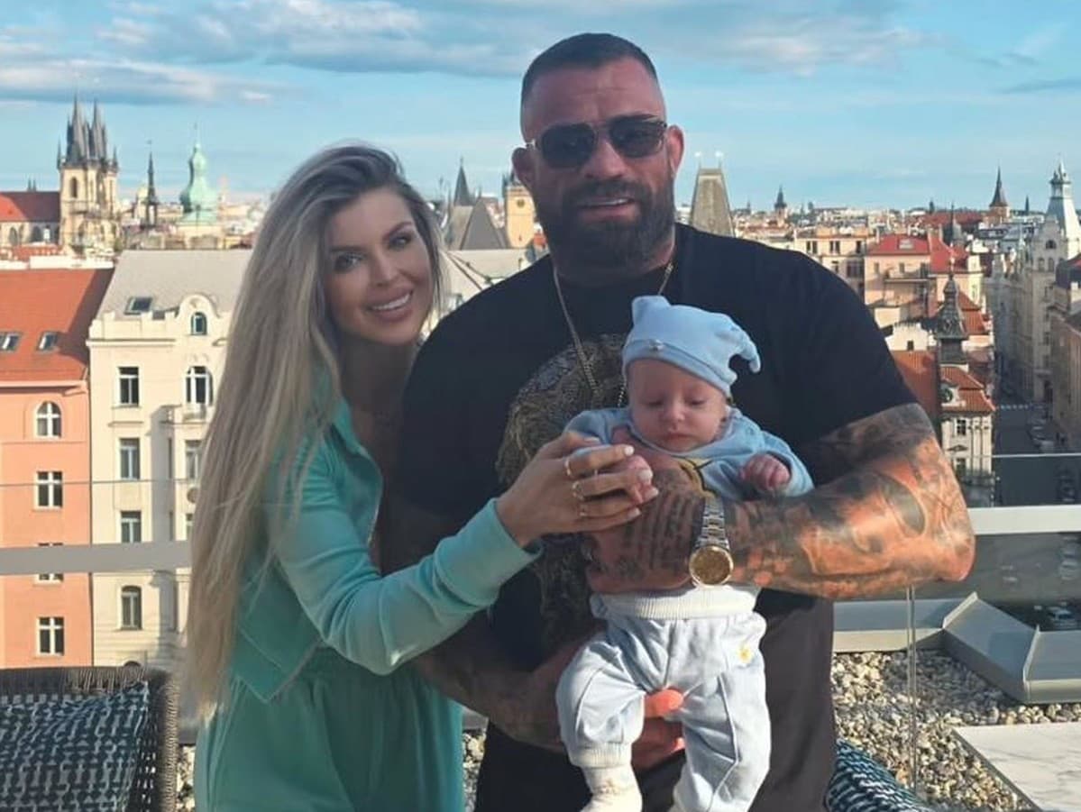 Syn Karlosa Vémolu a Lely Ceterovej, Arnold
