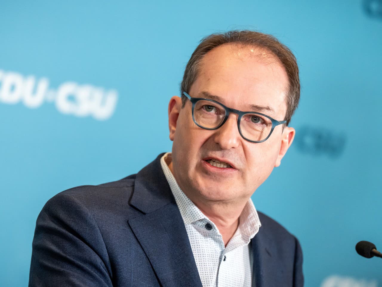 Nemecký minister vnútra Alexander Dobrindt z bavorskej Kresťanskosociálnej únie (CSU)