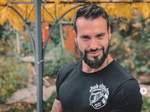 Václav Noid Bárta na sebe poriadne zamakal. 