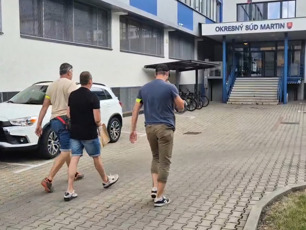 Muž chcel obrať dôchodcu o pozemok