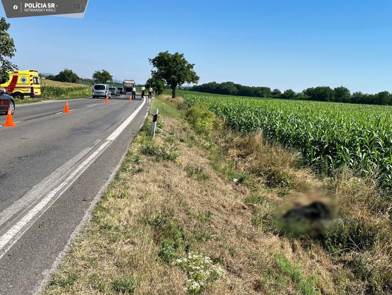 Neďaleko Komjatíc prišiel o život starší muž v motorkárskej kombinéze