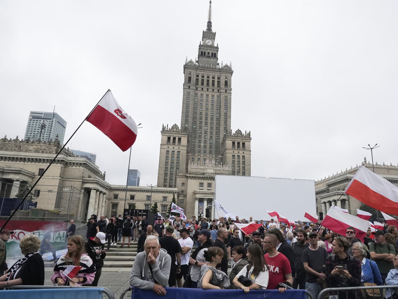 proti imigračnej politike vlády v Poľsku protestovali tisíce ľudí