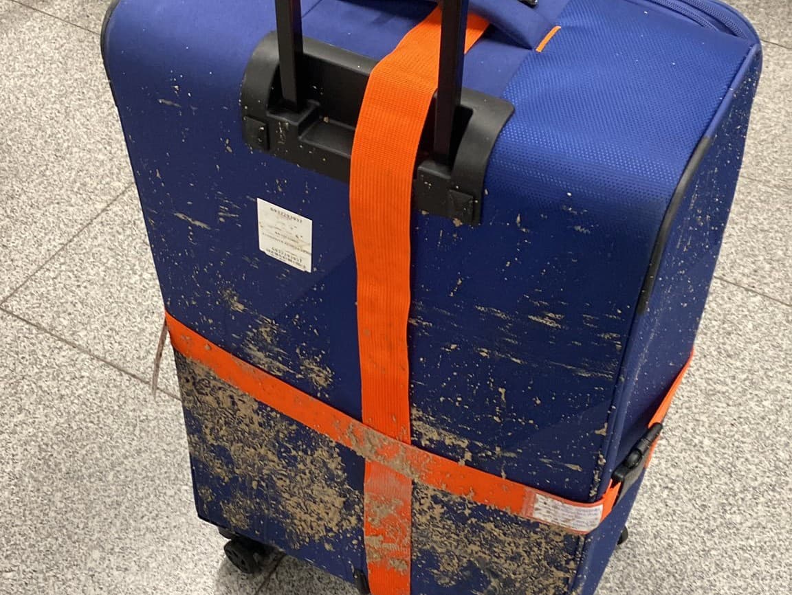 Cestujúcim sa na páse vrátila zapáchajúca batožina