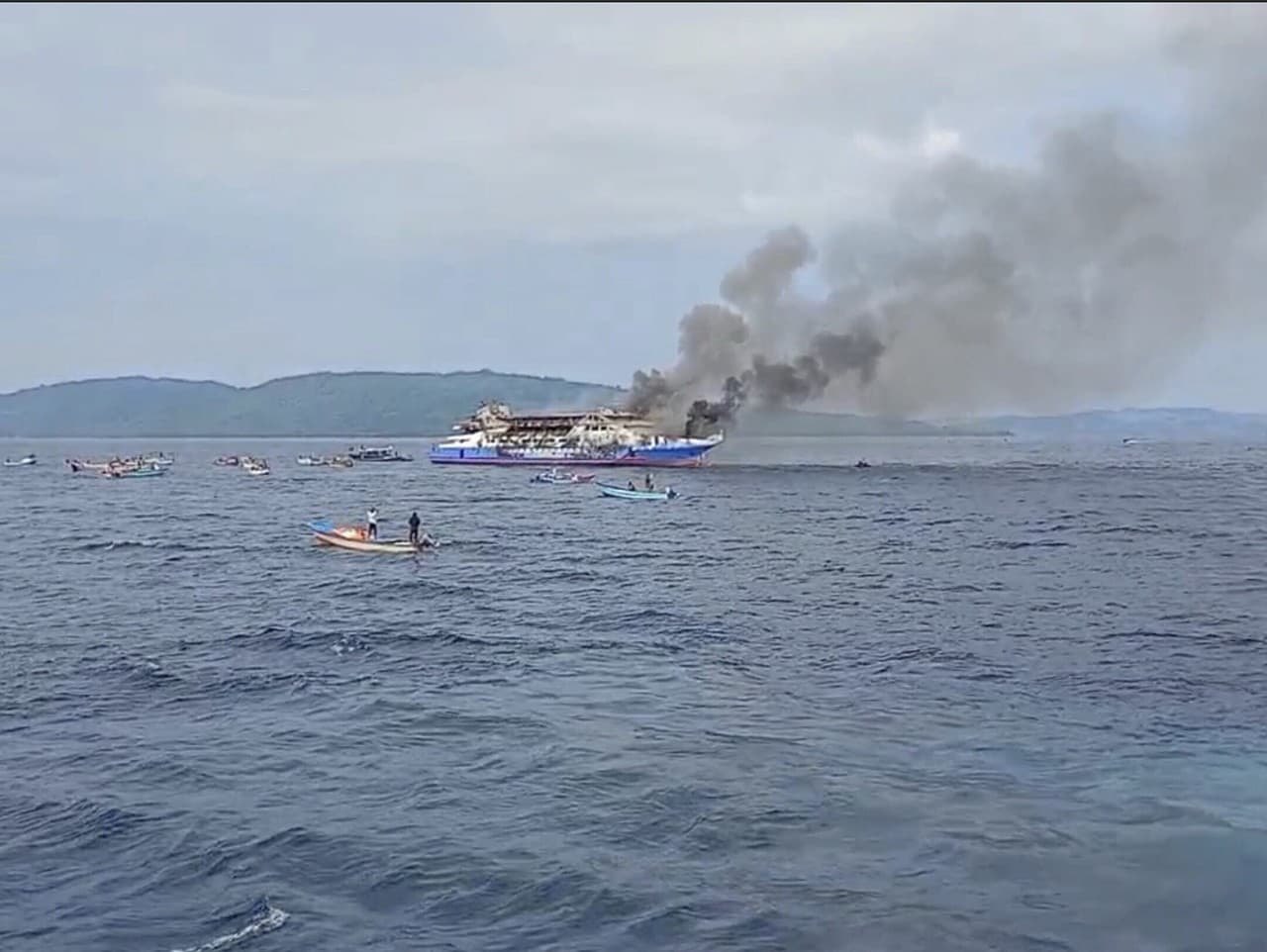 Horiaci trajekt v Indonézii