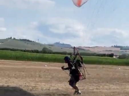 Baumgartner štartuje na svoj posledný let.